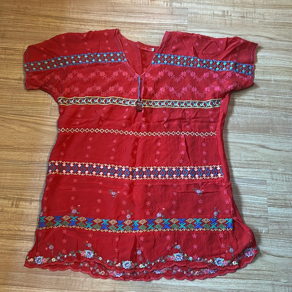 Johnny was tunic size medium